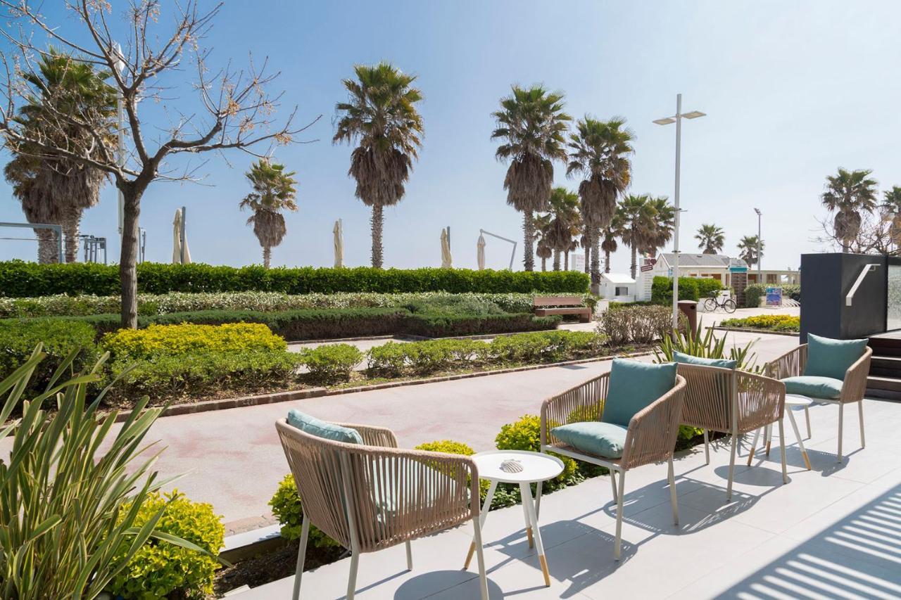 Hotel Commodore Riccione Exterior foto